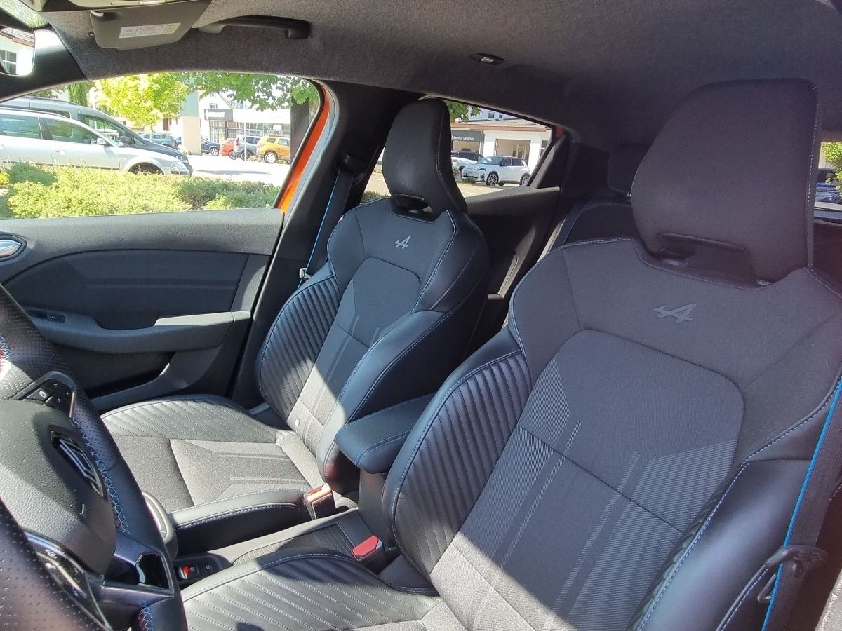 Fahrzeugabbildung Renault Clio Esprit Alpine E-Tech Full Hybrid 145