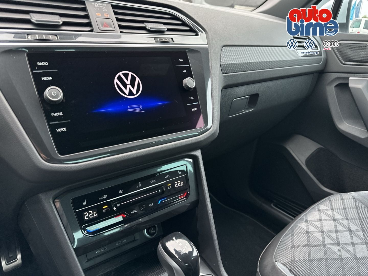 Tiguan R-Line 1.5 TSI BMT  AHK-klappbar Navi Dig