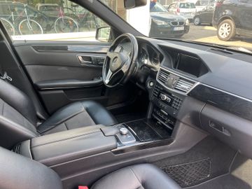 Mercedes E 220 - 12
