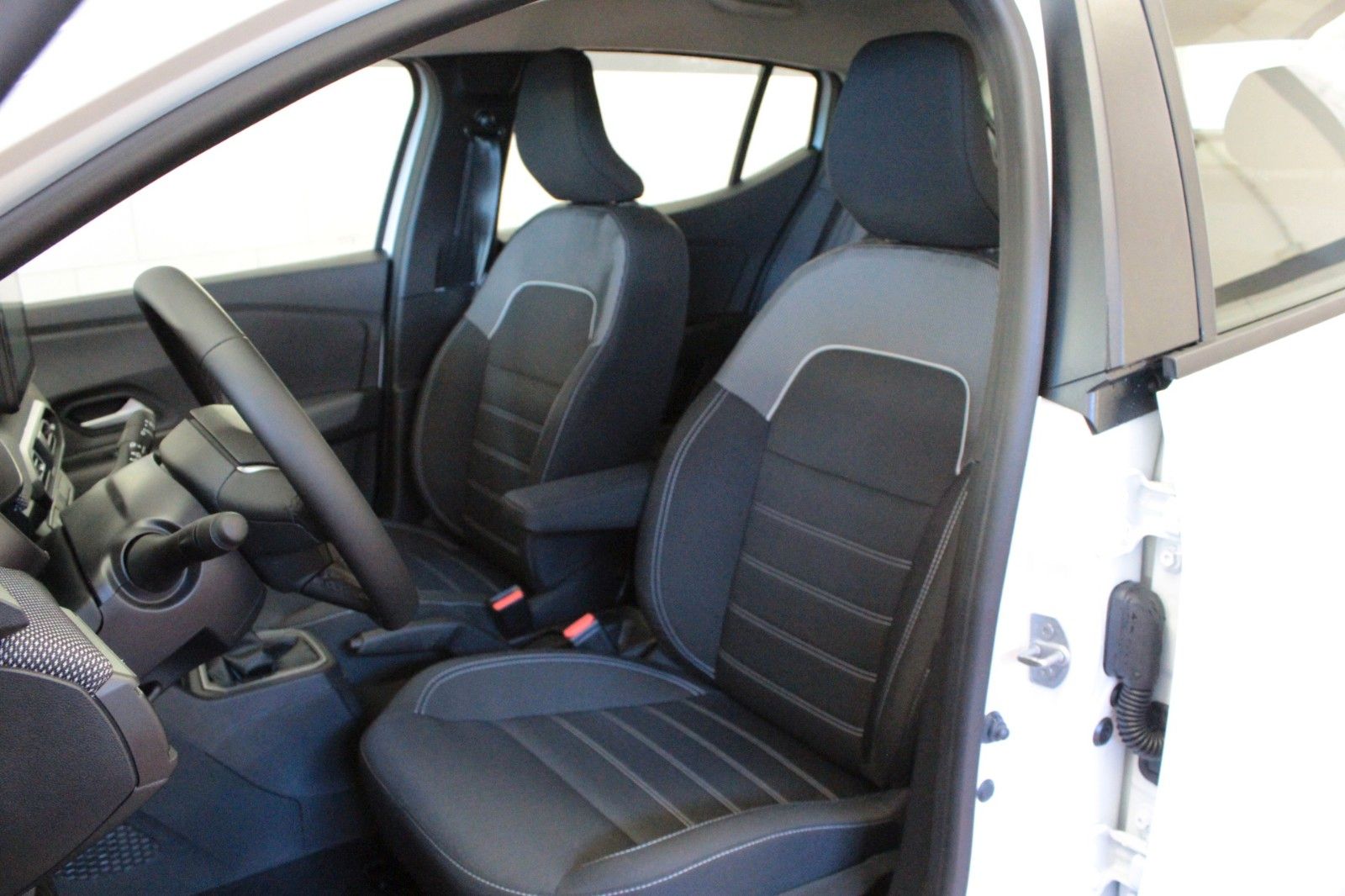 Fahrzeugabbildung Dacia Sandero TCe 90 auto Expression*15204*