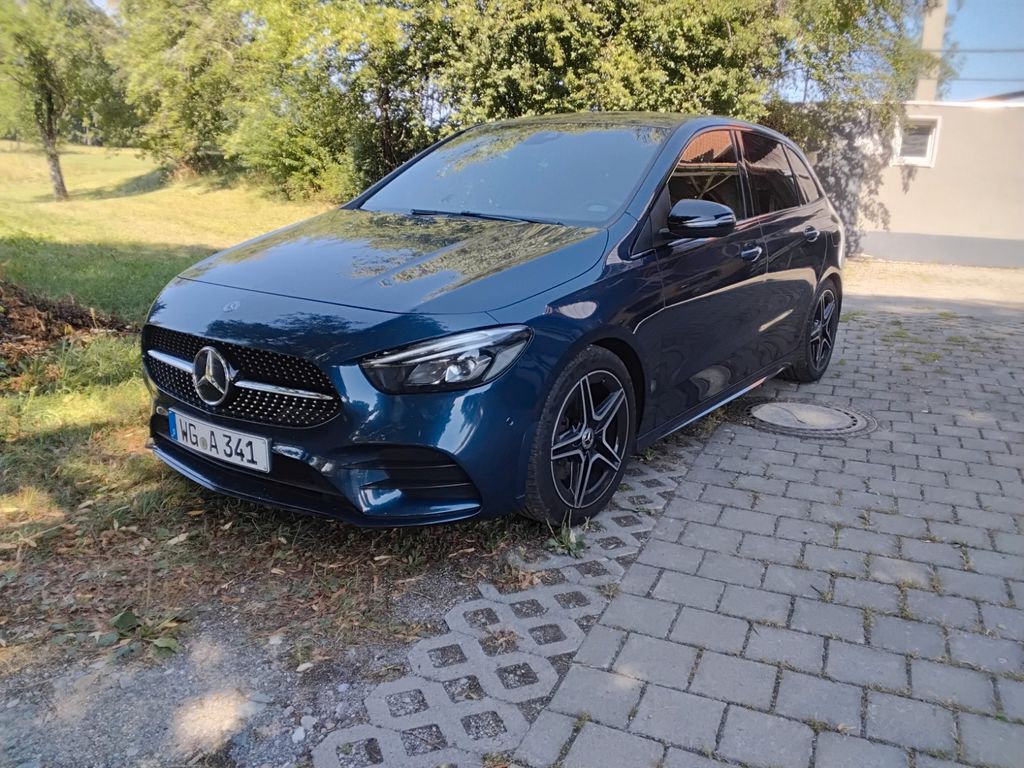 Image of Mercedes-Benz B 220