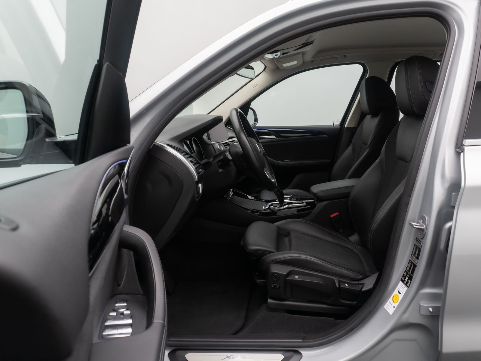 Fahrzeugabbildung BMW X3 xD20d  xLine Kamera DAB CockPit+AHK Sport 20"