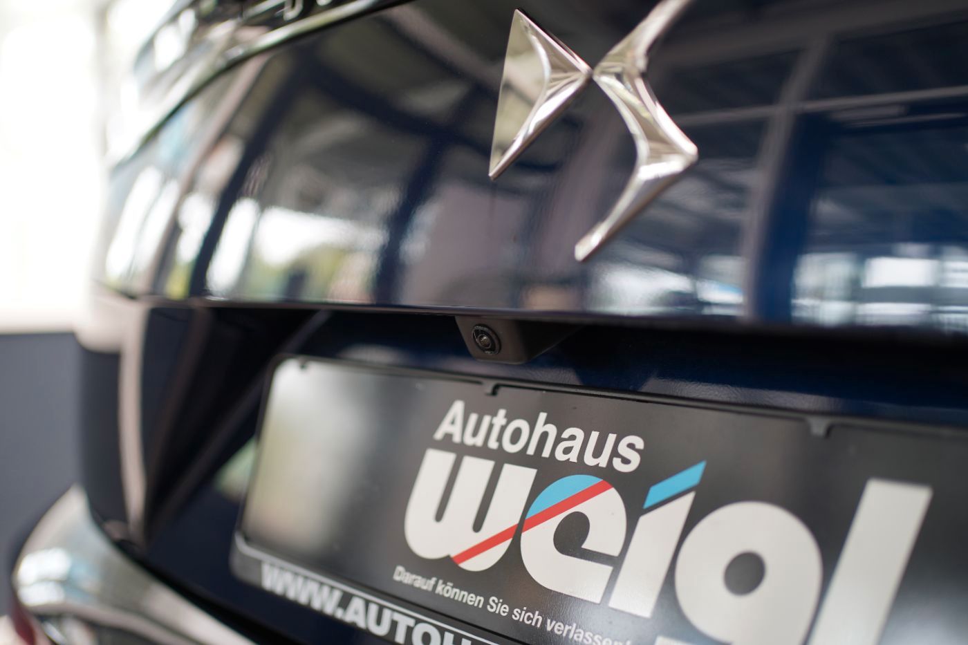 Fahrzeugabbildung DS Automobiles DS7 BlueHDi 130 EAT8 Rivoli Automatik Leder Navi
