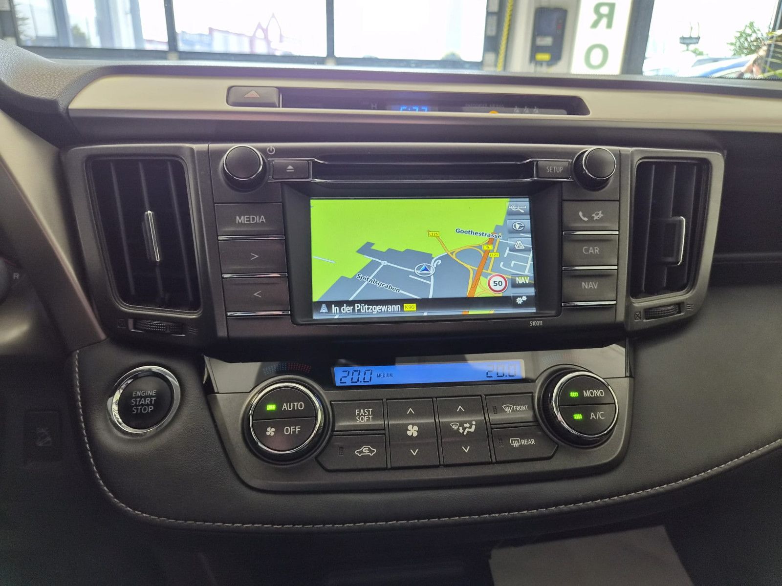 Fahrzeugabbildung Toyota RAV 4 2,0-l-VVT-i Comfort Auto 4x4
