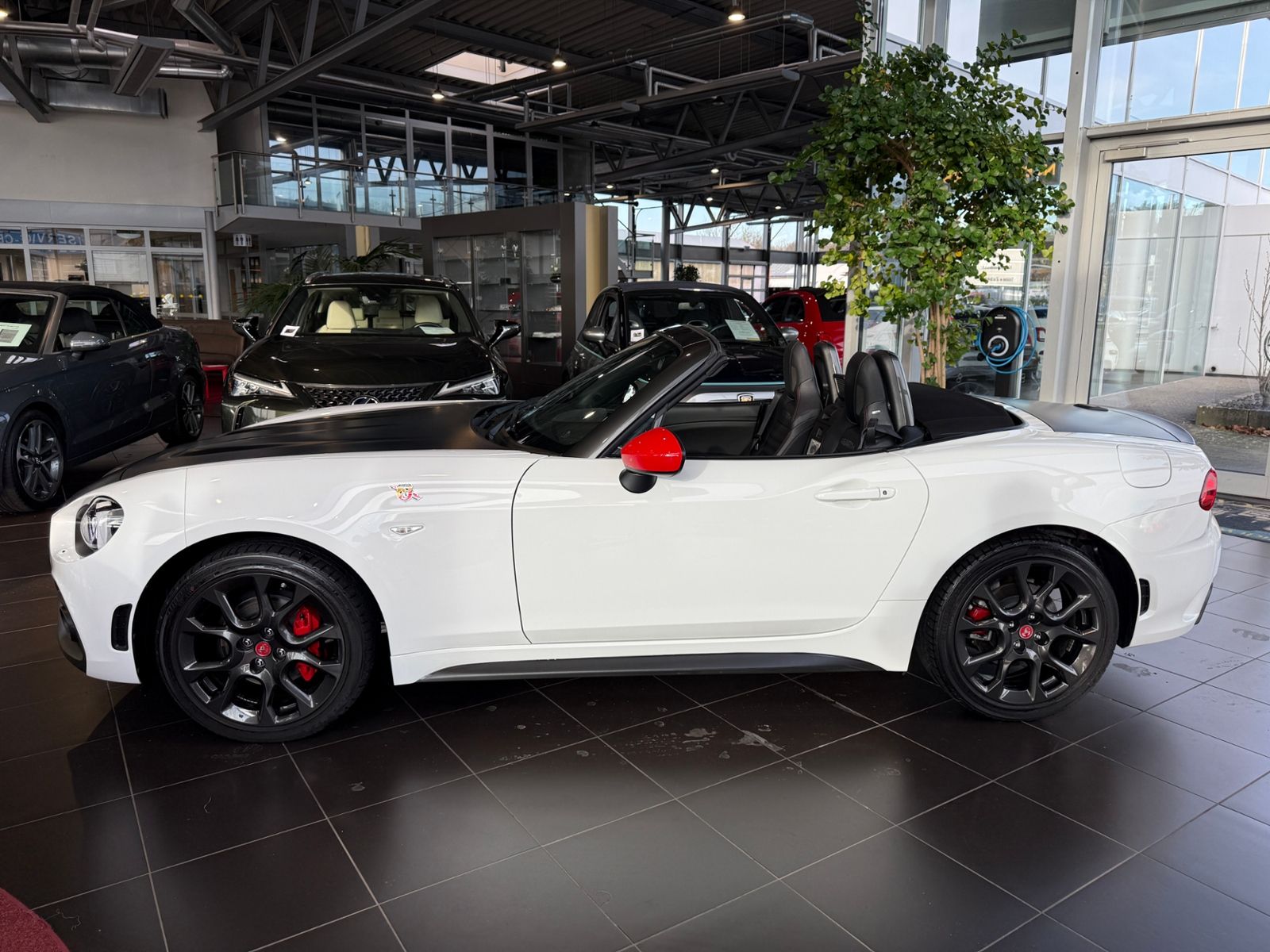 Fahrzeugabbildung Abarth 124 Spider BOSE LED LEDER ALU