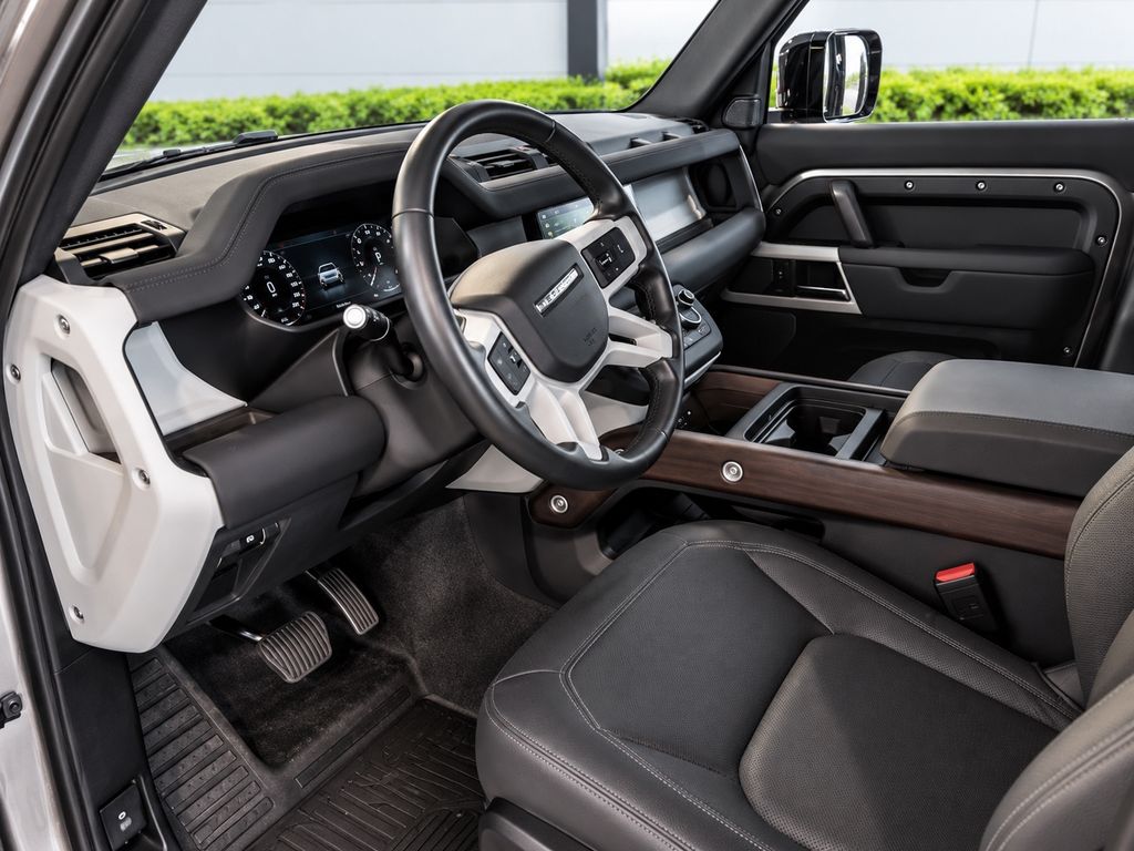 LAND-ROVER Defender 2022