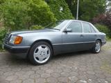 Mercedes-Benz 230 E / W124 - Mercedes-Benz W124