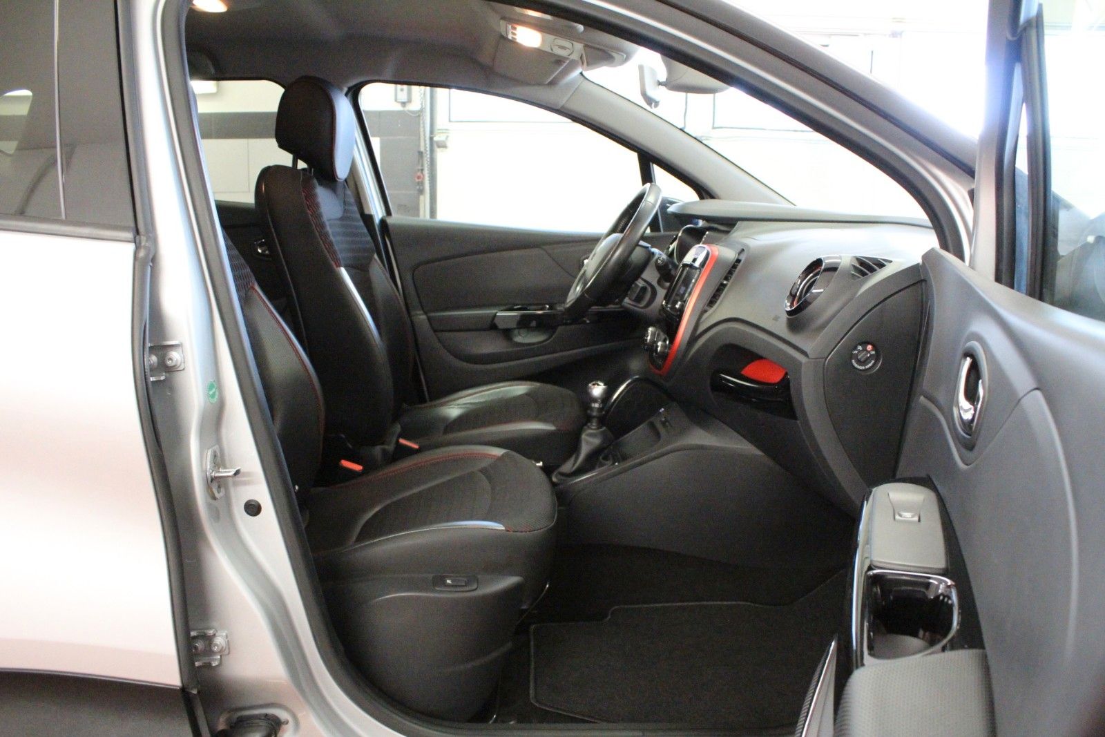 Fahrzeugabbildung Renault Captur dci 110  Xmode   *Navigation *Klima*PDC*