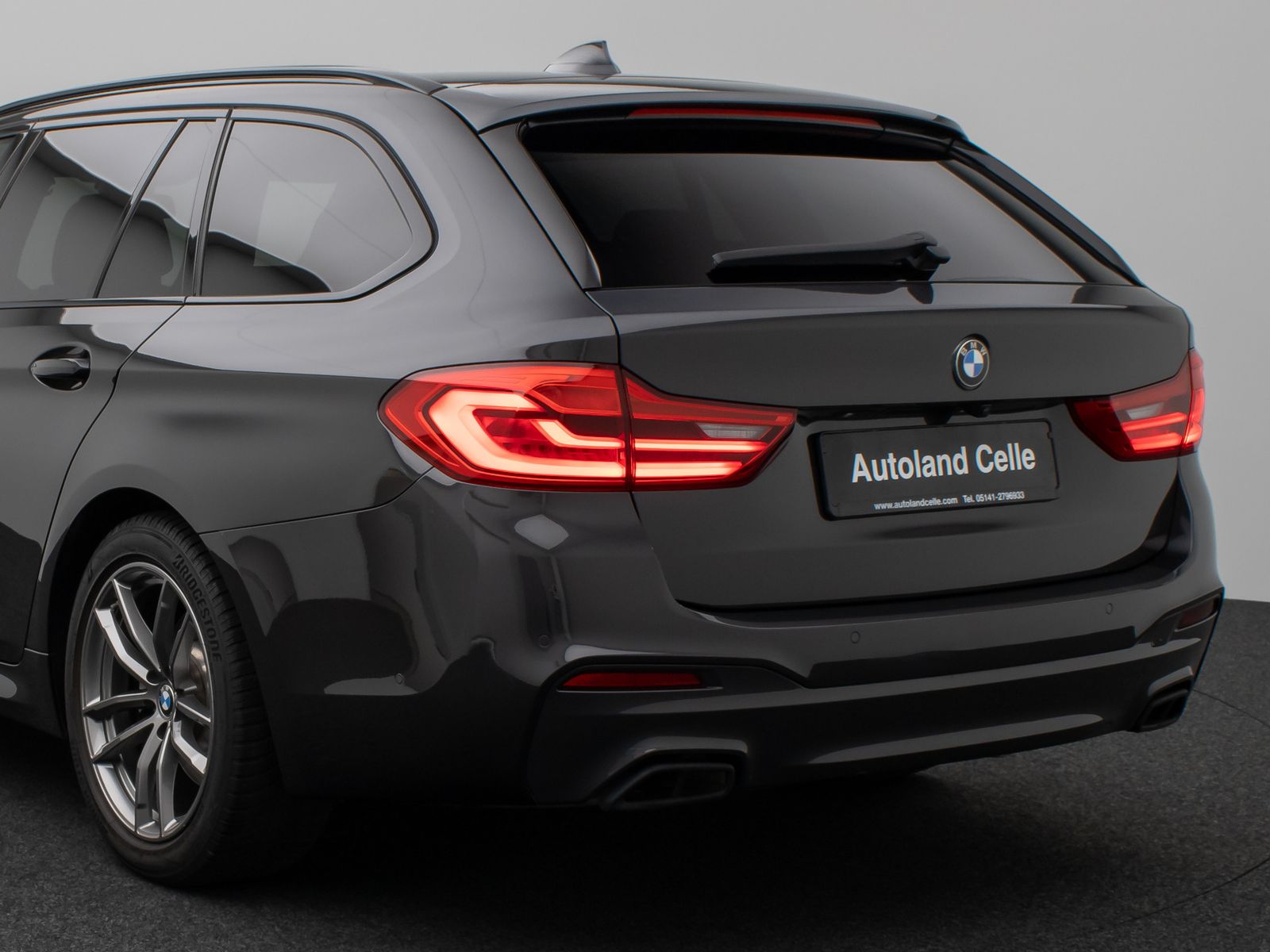 Fahrzeugabbildung BMW 520d M Sport Panorama 360° HUD HiFi AHK Komfort