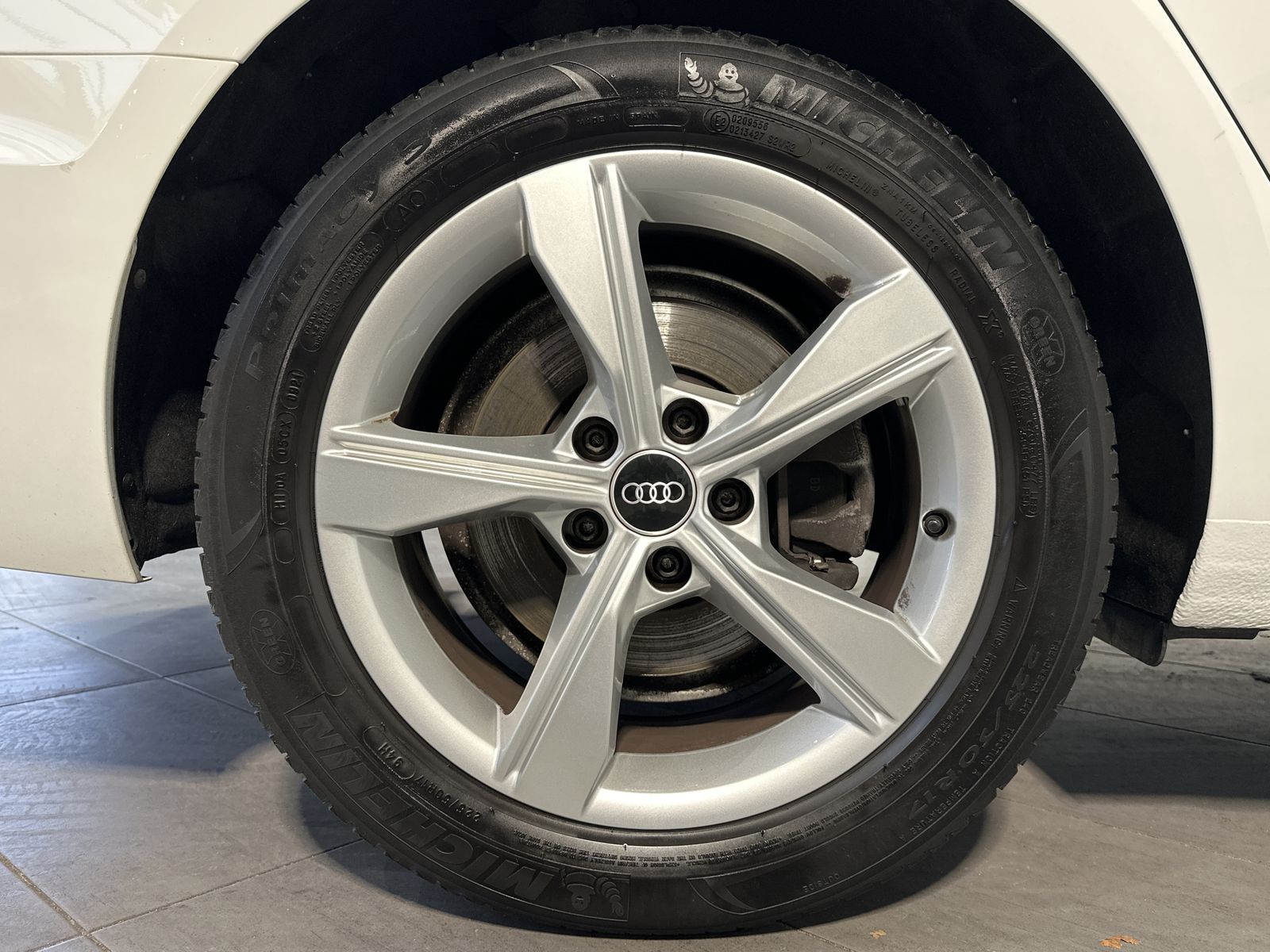 Fahrzeugabbildung Audi A4 Avant 40 TFSI Advanced NAV+LED+STANDHEIZUNG