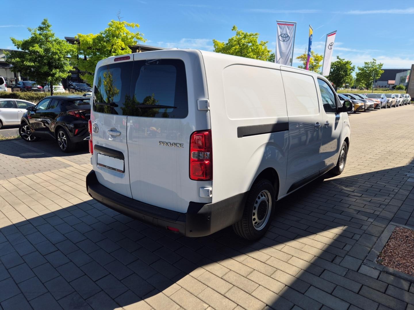 Toyota Proace 2.2 l Diesel Kasten L2 4-türig Select