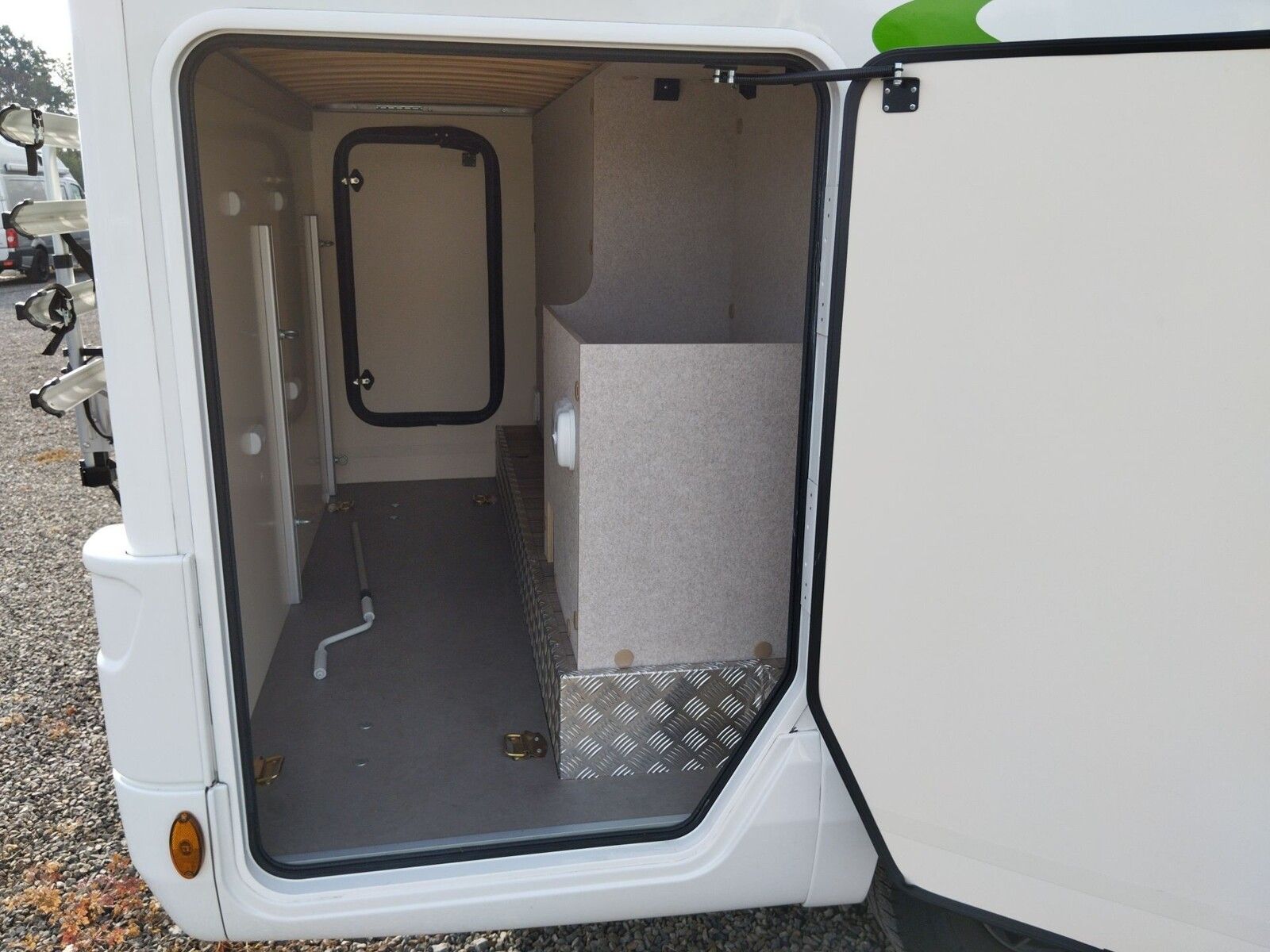 Fahrzeugabbildung Forster T FT599HB Travel Line Comfort Pakete Sat/TV