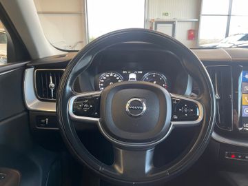 MYAUTOCENTER – Gebraucht- und Jahreswagen mit Werkstattservice in Pfaffenhofen Volvo XC 60 *Inscription*AHK*LED*Kamera*