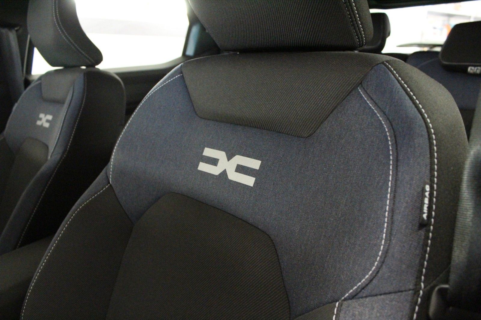 Fahrzeugabbildung Dacia Duster mild hybrid 140 Expression*Winterp.*MY 26