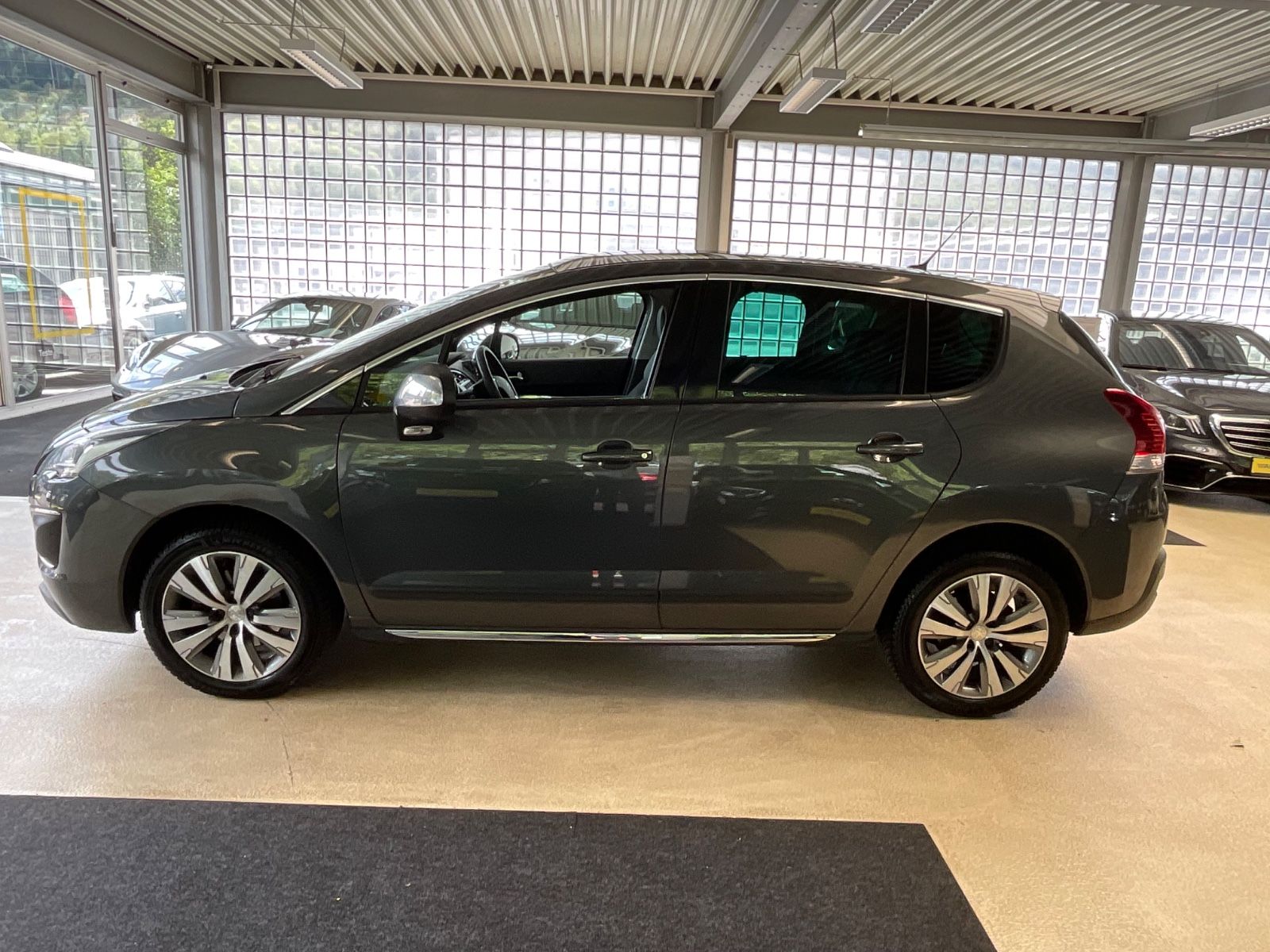 Fahrzeugabbildung Peugeot 3008 Allure*Head-Up Display
