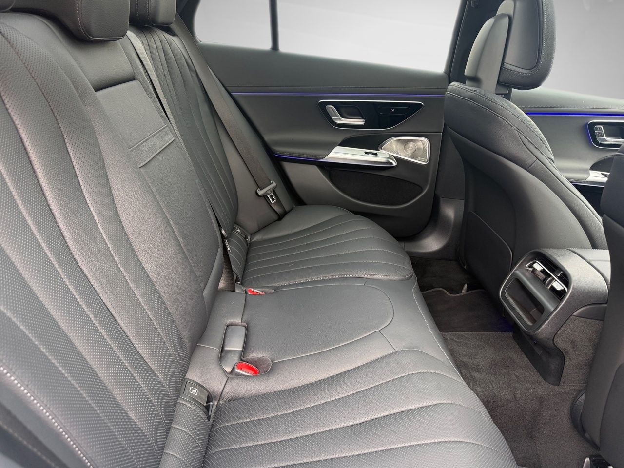 Mercedes-Benz E 300 e T Exclusive Superscreen AHK 20 Zoll AMG foto 24