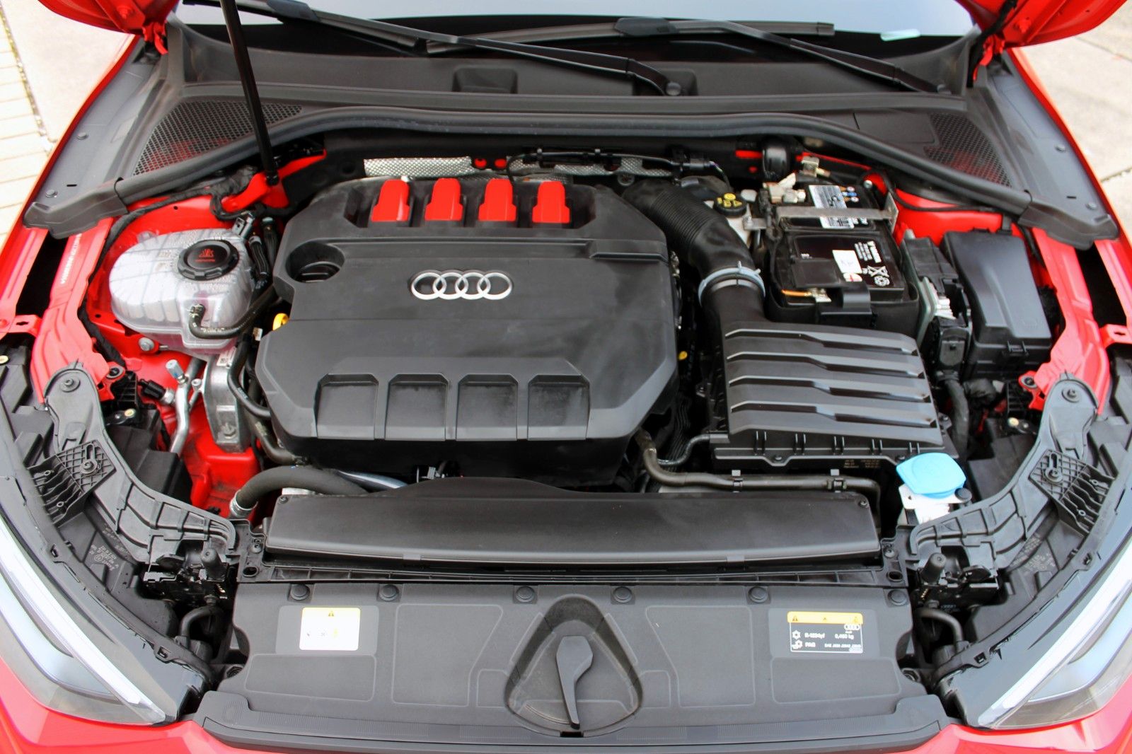 Fahrzeugabbildung Audi S3 2.0 TFSI Quattro Edition One ACC LED HUD DAB