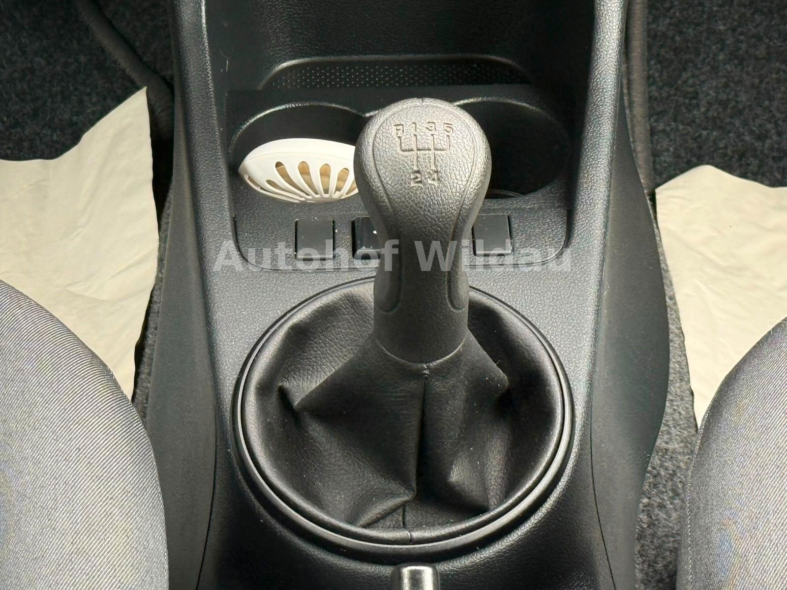 Skoda Fabia 2009 — photo 21
