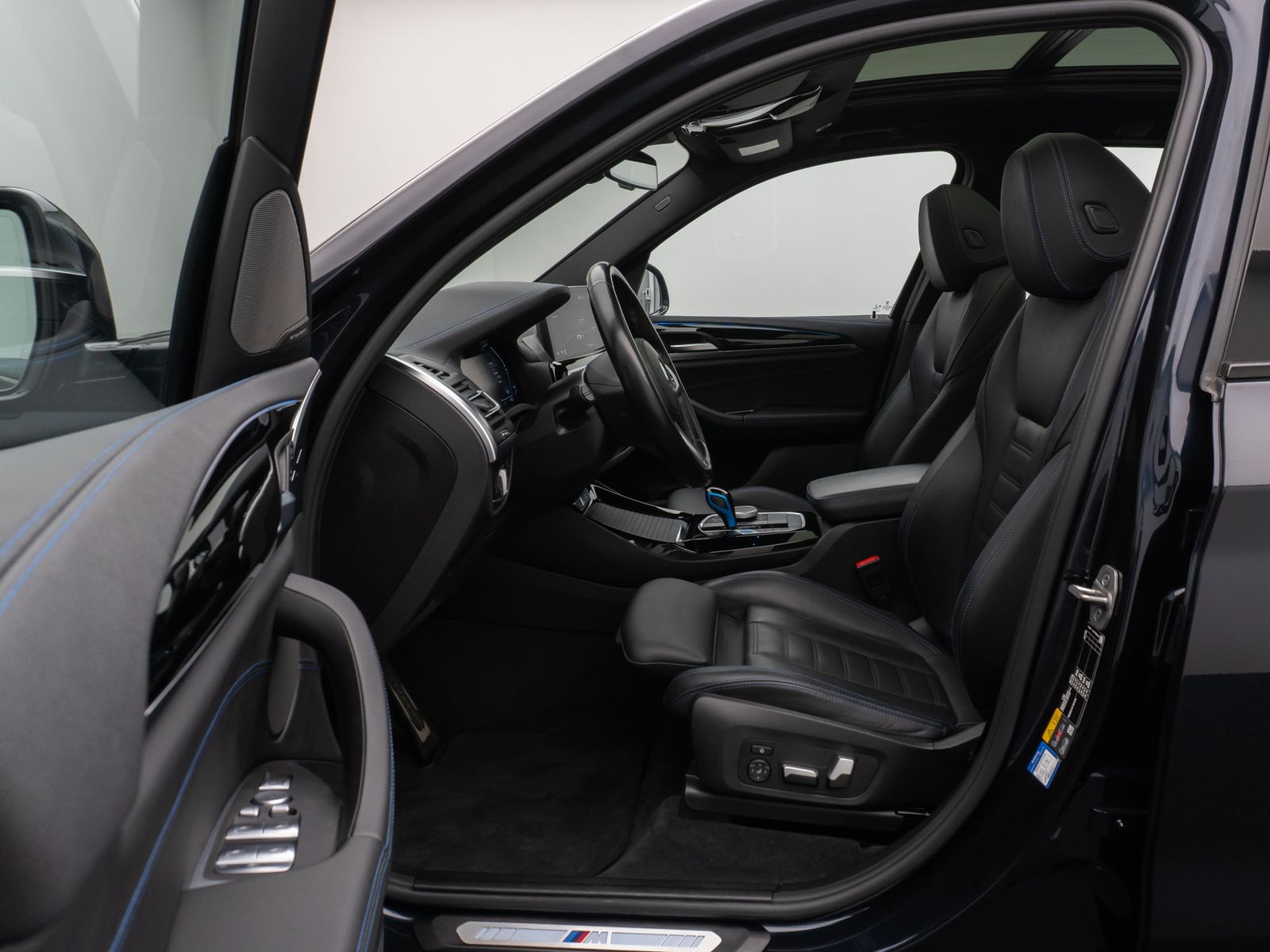 Fahrzeugabbildung BMW iX3 Impressive M Sport Panorama 360°HUD DAB H/K