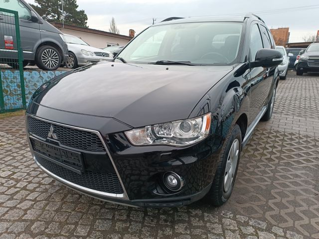 Mitsubishi Outlander Intense 4WD