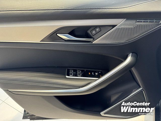 Foto Nummer 13: JAGUAR F-Pace