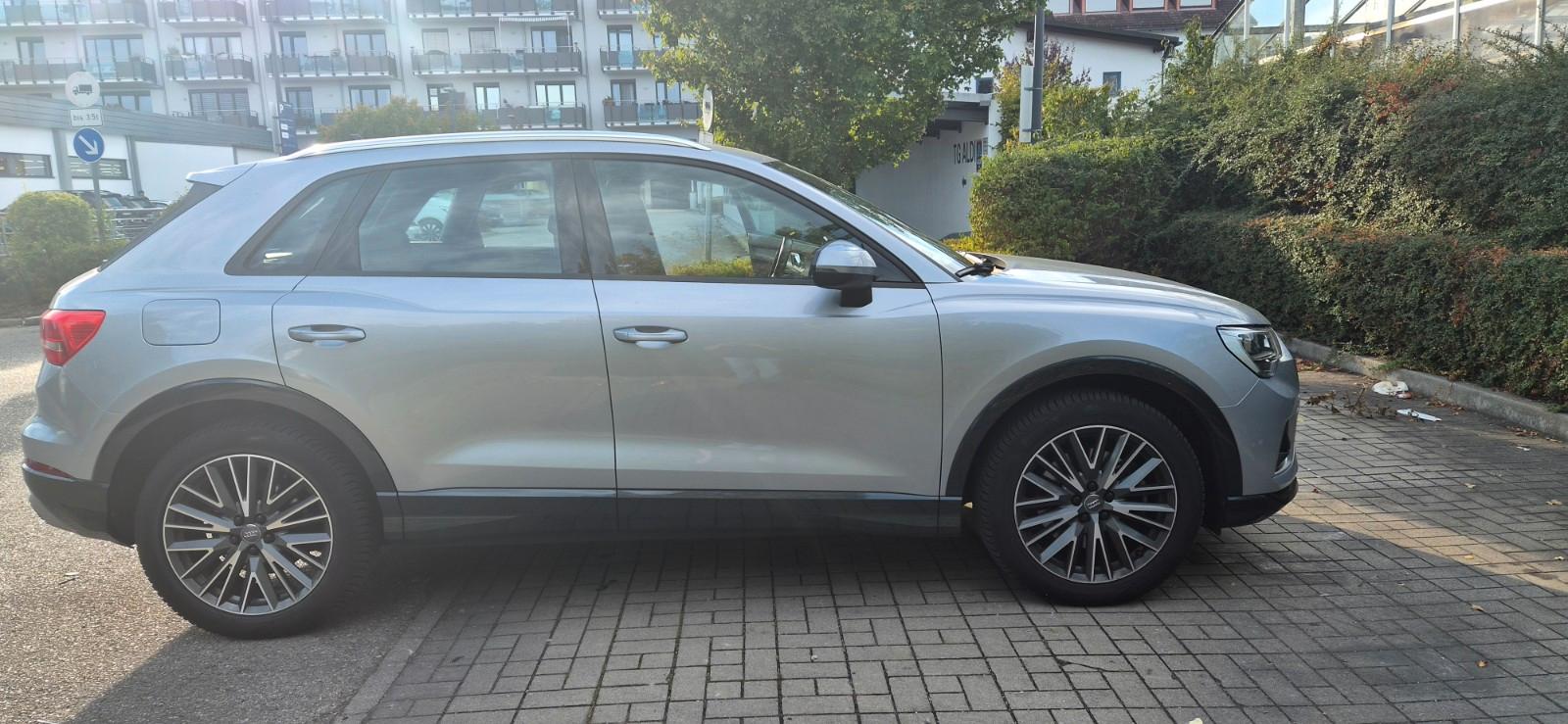 Audi Q3 40 TFSI quattro S tronic -