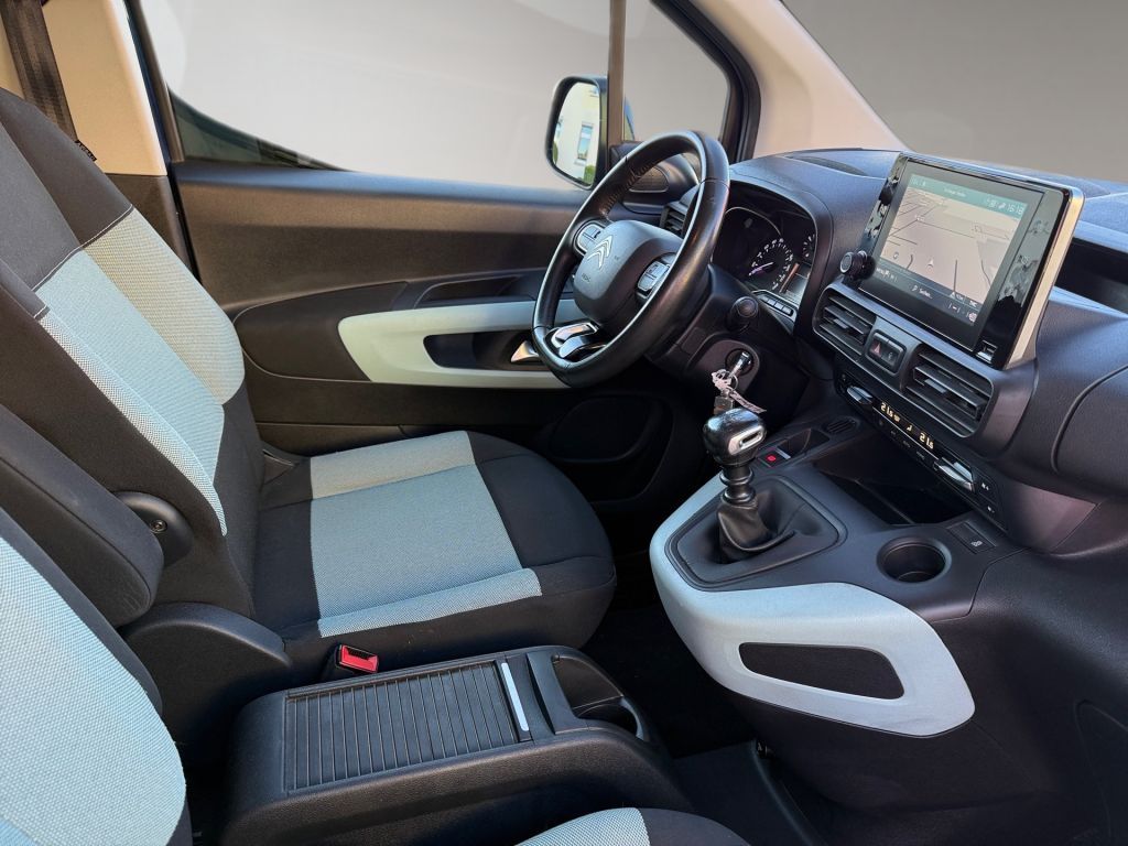 Fahrzeugabbildung Citroën Berlingo XL BlueHDi 130 FEEL 7-Sitzer