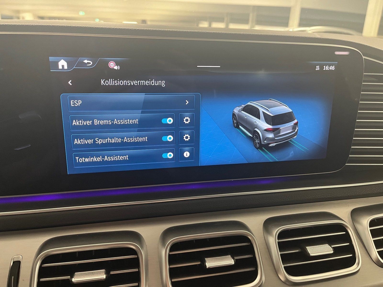 Fahrzeugabbildung Mercedes-Benz GLE 350 de 4M AMG*Distroni*360*Airmatic*AHK*Pano