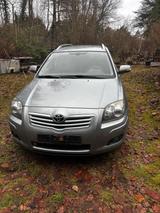 Toyota Avensis / Kombi / Diesel - Toyota Avensis aus 2008 mit Diesel-Antrieb