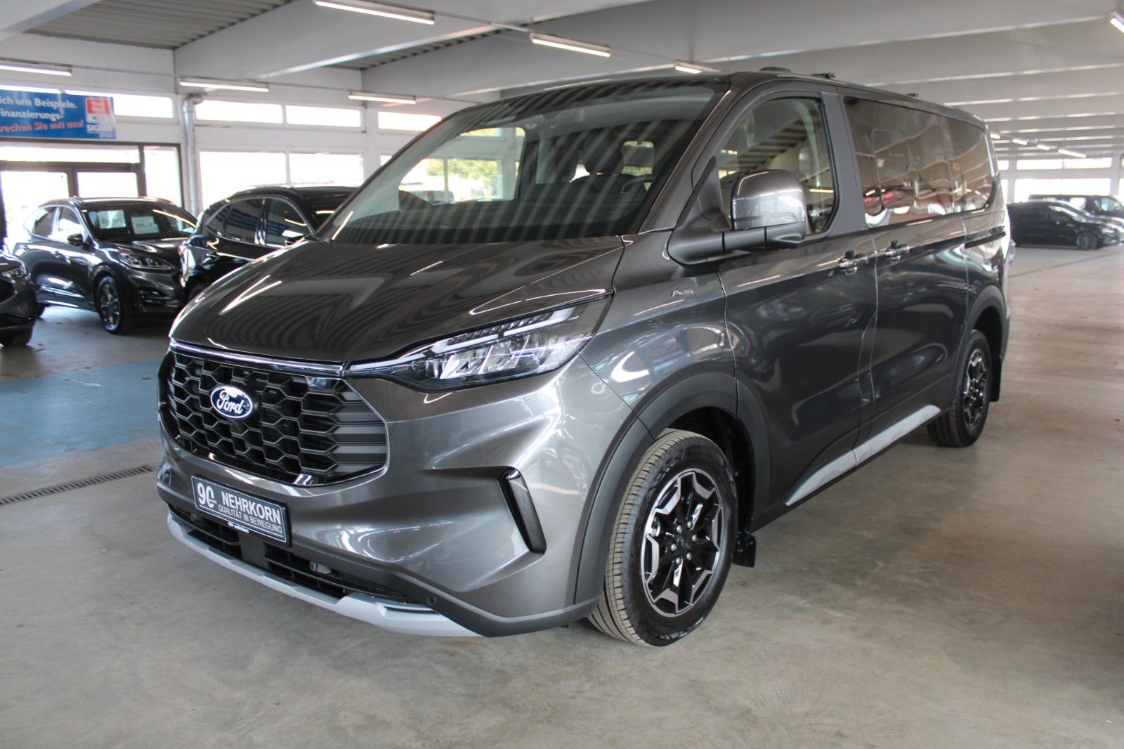 Fahrzeugabbildung Ford Tourneo Custom L1 Active AWD Automatik AHK STDHZ