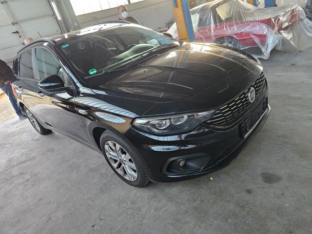 Fiat Tipo Easy 1.3 88KW*AHK*UCONNECT*PDC*1 Jahr RKV*