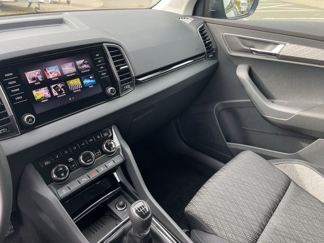Skoda Karoq 1.5 TSI Tour*AHZV*SHZ*MATRIX*CAM*4xPDC*