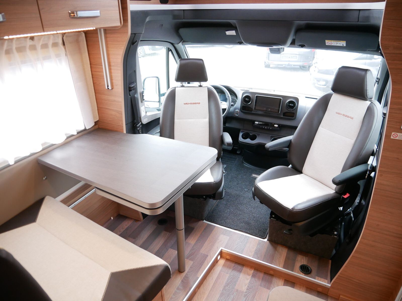 Fahrzeugabbildung Weinsberg CaraCompact Suite MB EDITION PEPPER 640 MEG AHK