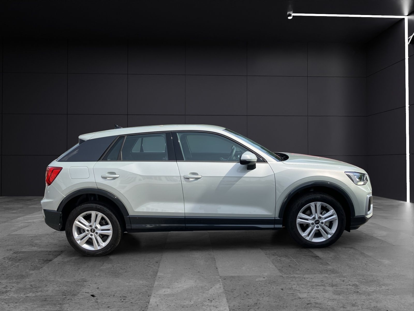 Fahrzeugabbildung Audi Q2 35 TFSI advanced LED ACC AVC RFK SH