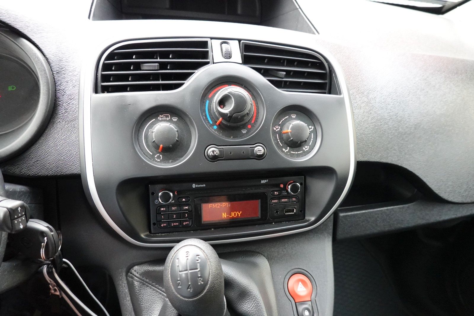 Fahrzeugabbildung Renault Kangoo sehr gepflegt