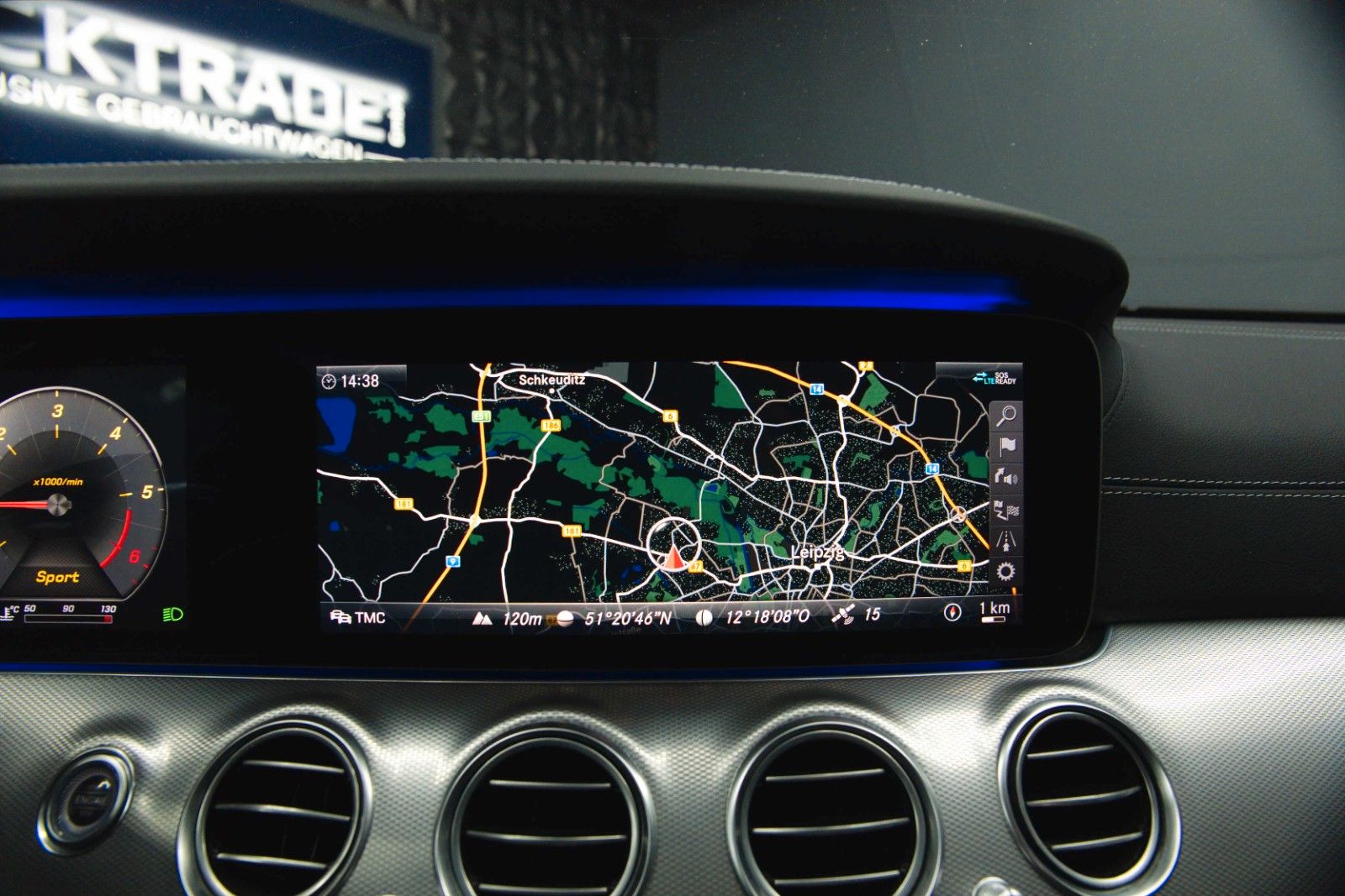 Fahrzeugabbildung Mercedes-Benz E 400d T 4Matic AMG Night-Paket ACC Widescreen