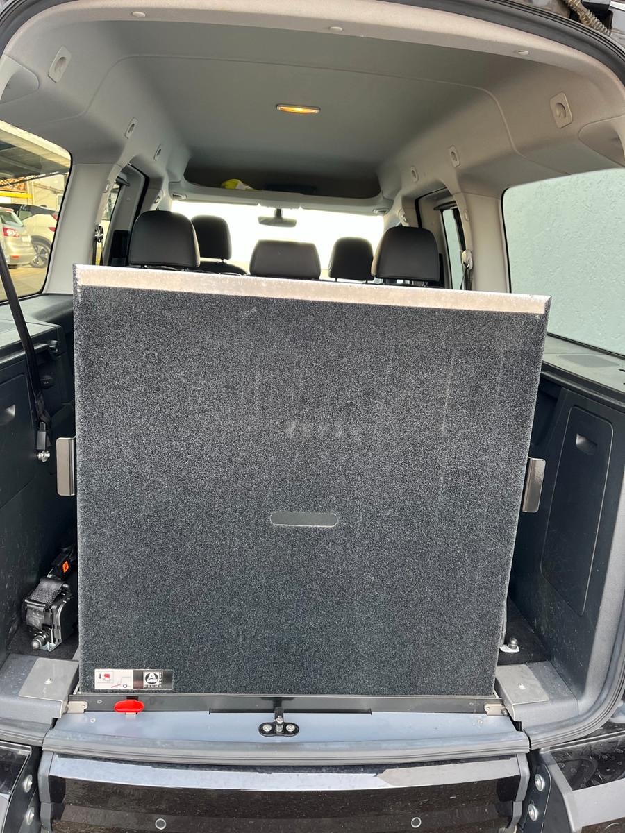 Volkswagen Caddy Maxi DSG Highline Rollstuhlrampe KAM ACC