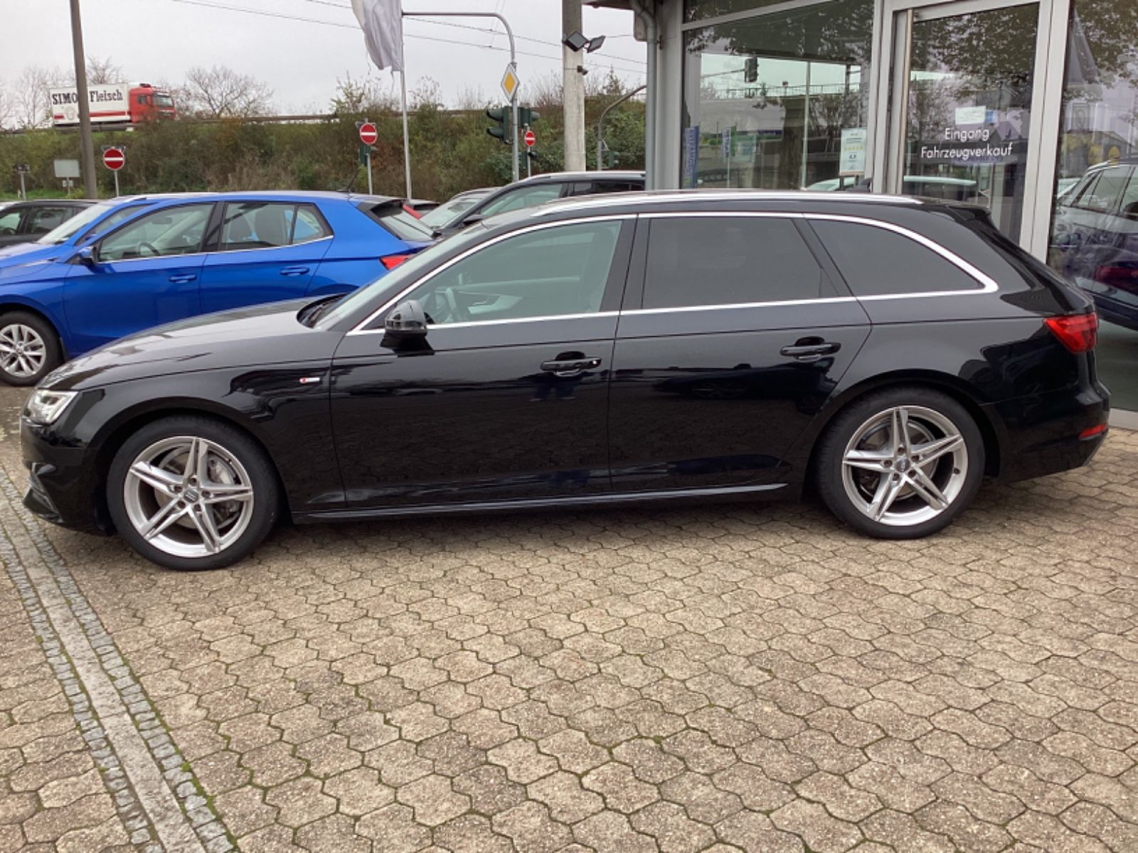 Fahrzeugabbildung Audi A4 Avant sport 2.0 TDI Navi Climatronic LED