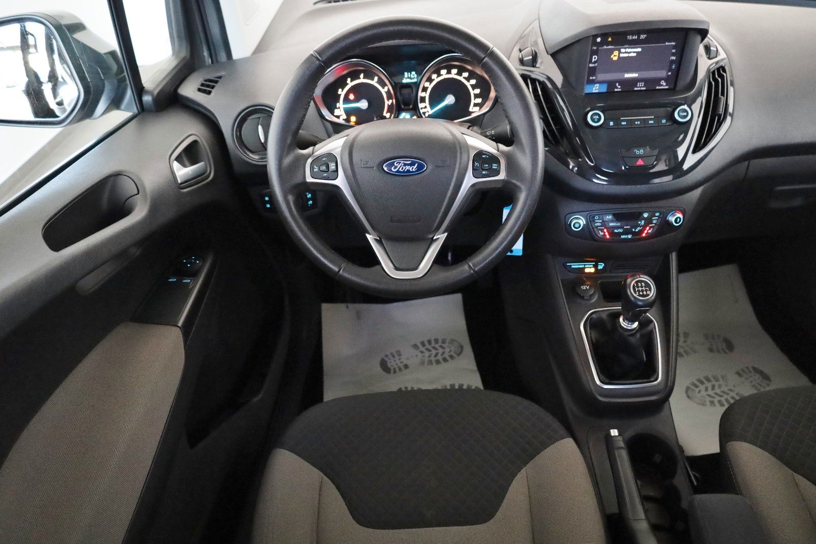 Fahrzeugabbildung Ford Tourneo Courier Titanium SH,GRA,Apple CarPlay