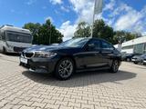 BMW 320d Sport Line *LED Navi Kamera Sitzh. Park* - BMW 320: 320si
