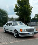 Mercedes-Benz E 230 mit H und Tuv bis 12.2027 - weiße Mercedes-Benz E 230