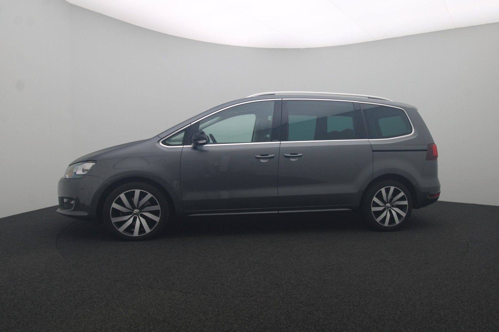 Fahrzeugabbildung Volkswagen Sharan 2.0 IQ.DRIVE ACC NAVI AHK R-Kamera