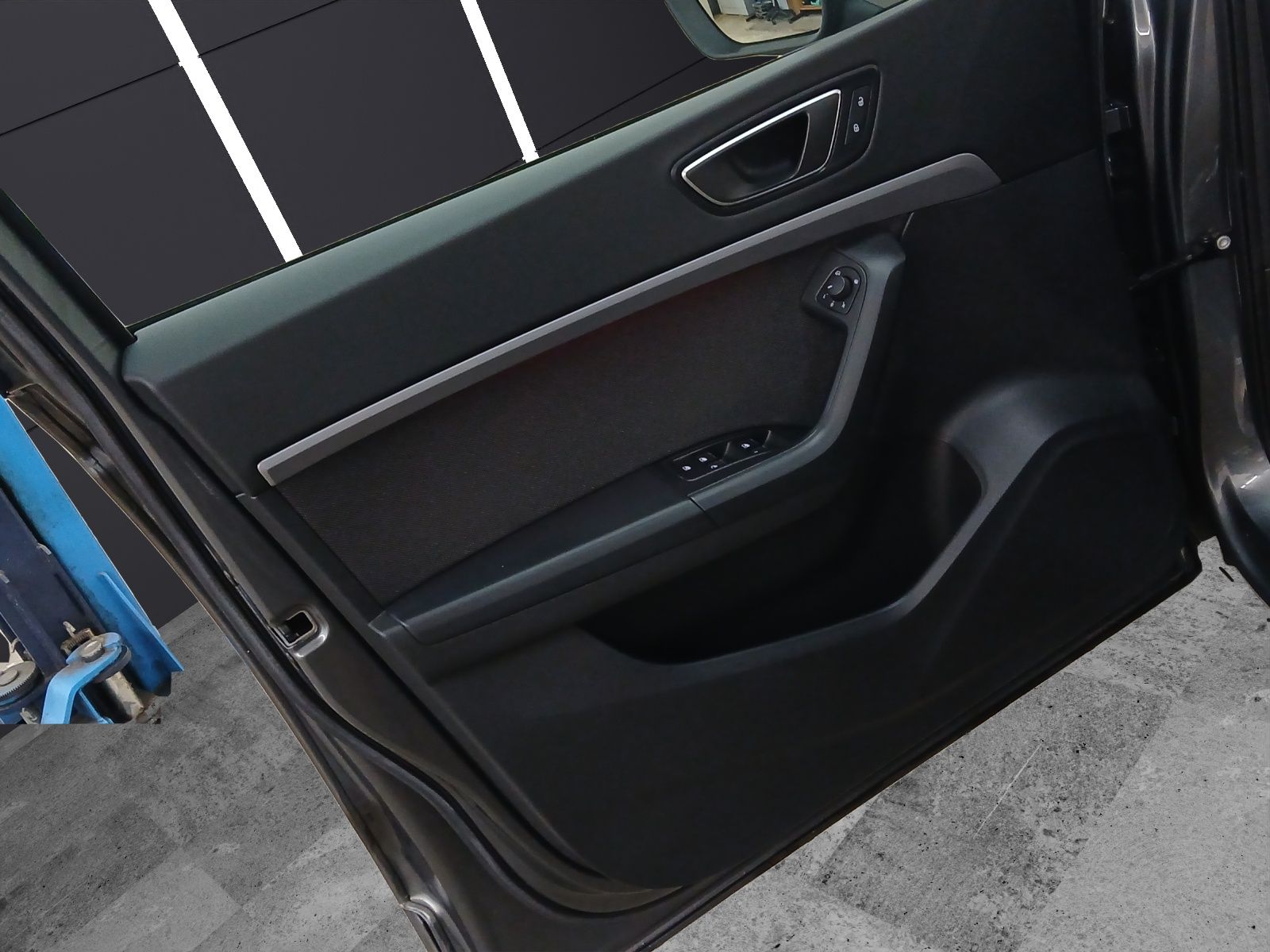 Fahrzeugabbildung SEAT Ateca TSI FR LED AHK Navi AID ACC RFK SH