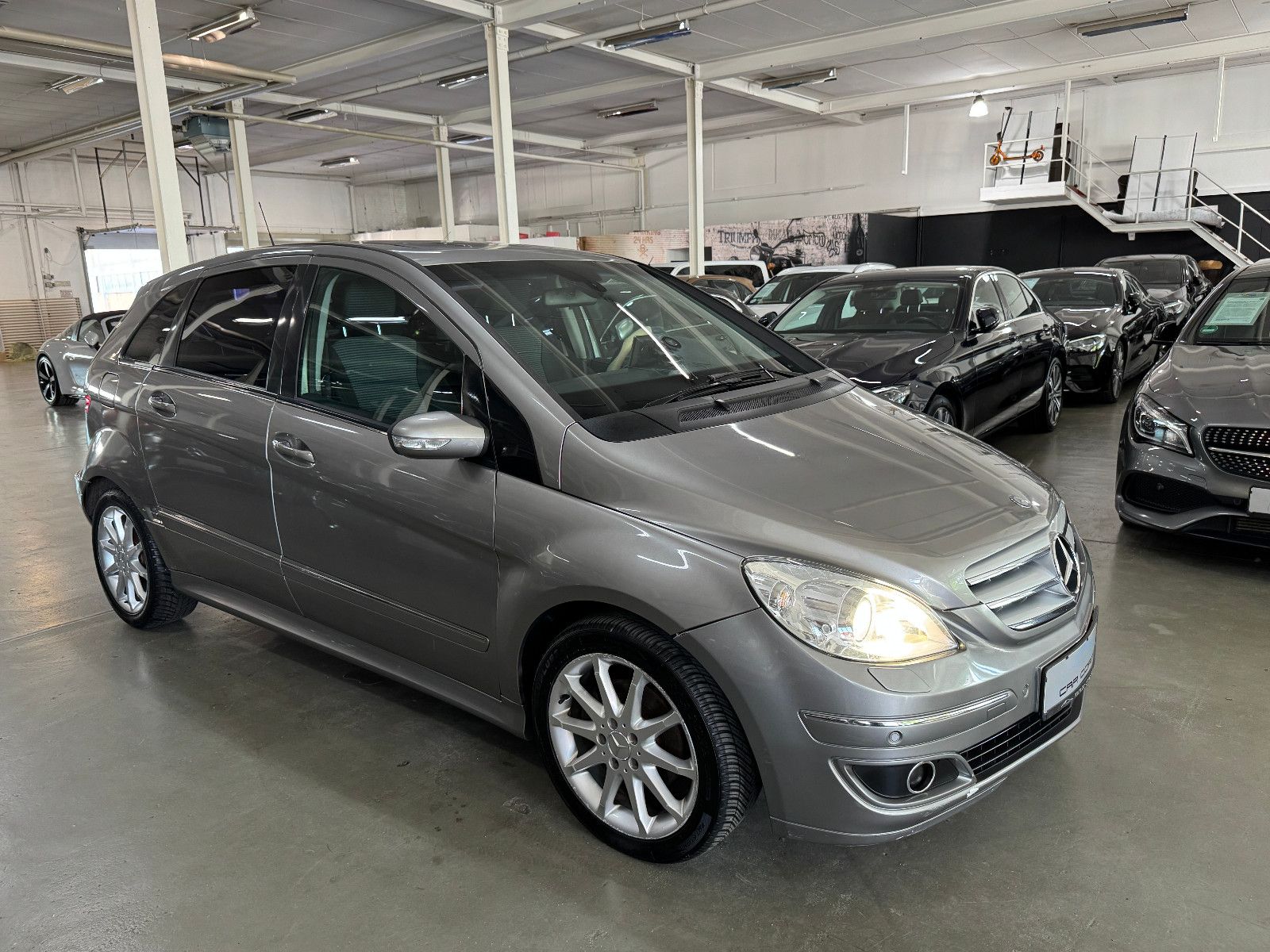 Fahrzeugabbildung Mercedes-Benz B 200 CDI AUTOMATIK SPORTPAKET BI-XENON KAMERA