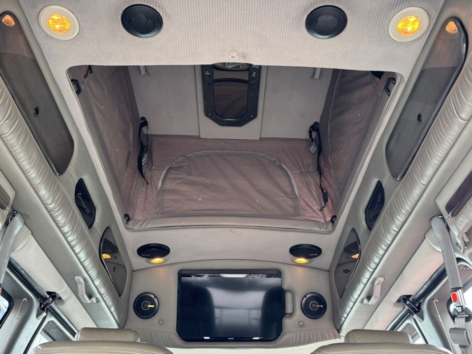 Fahrzeugabbildung Chevrolet Express Chevy Van Expl. V8 Camper Aufstelldach