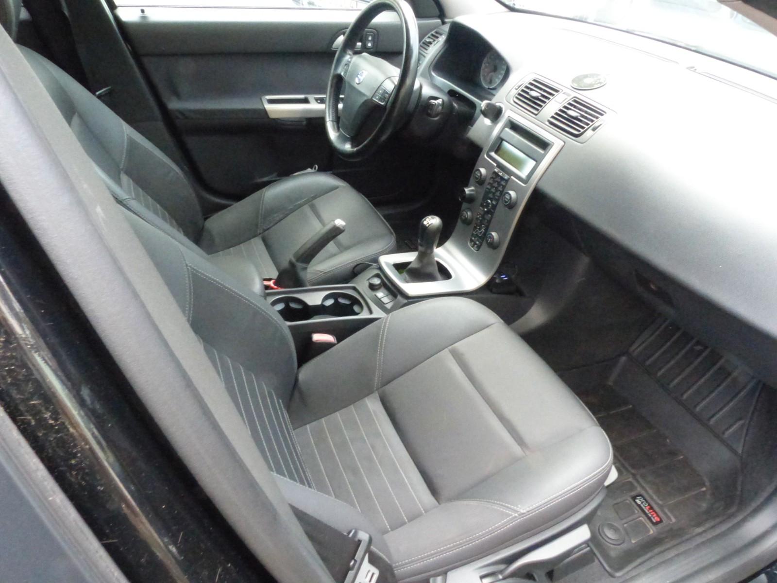 Volvo V50 2006 — photo 11