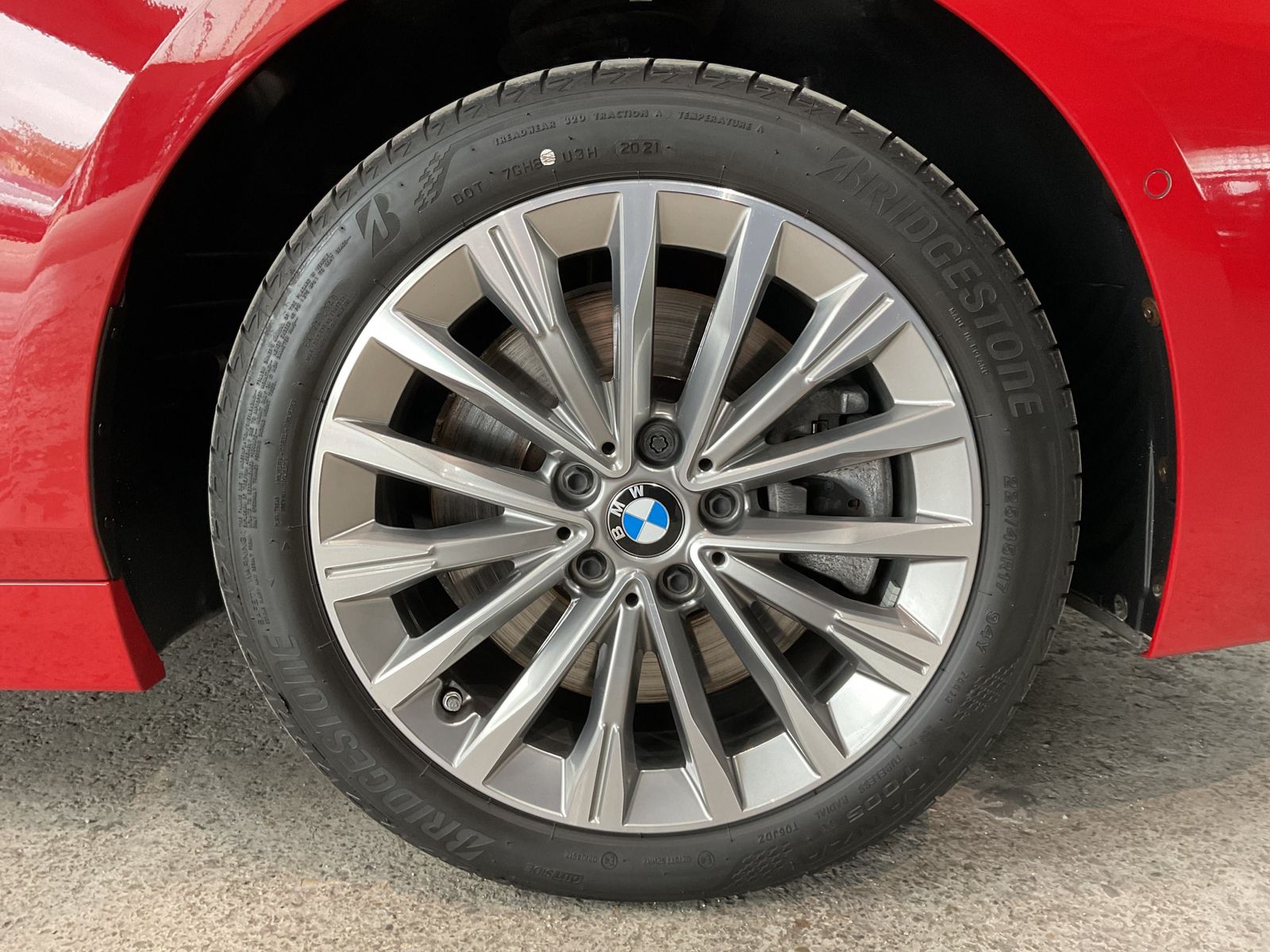 Fahrzeugabbildung BMW 220i xDrive Gran Coupé Luxury Line Head-Up HiFi