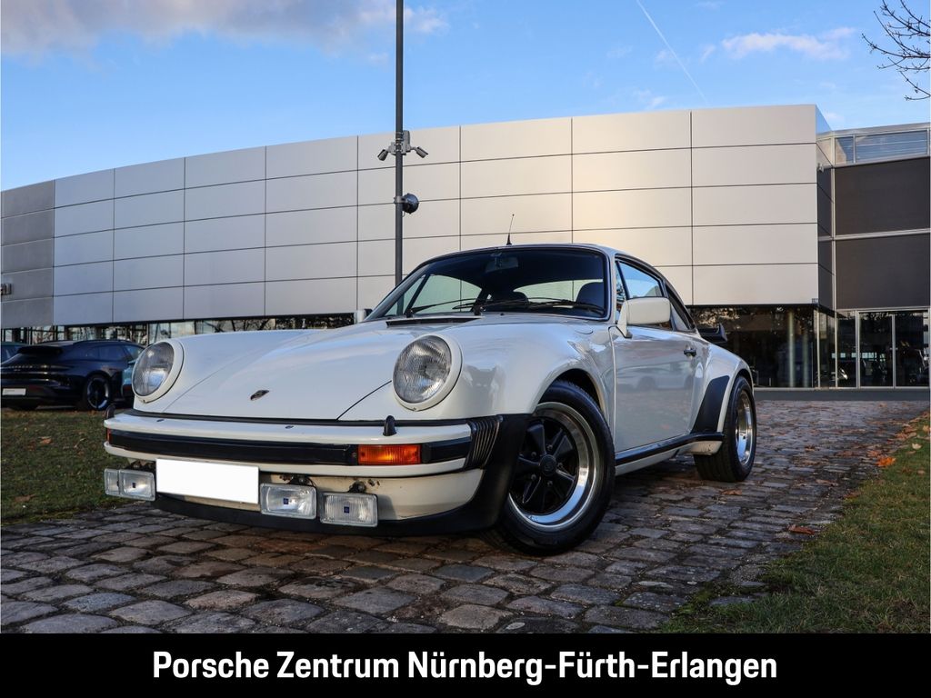 Porsche 930