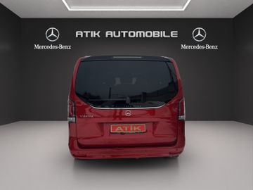 Mercedes V 220 - 6