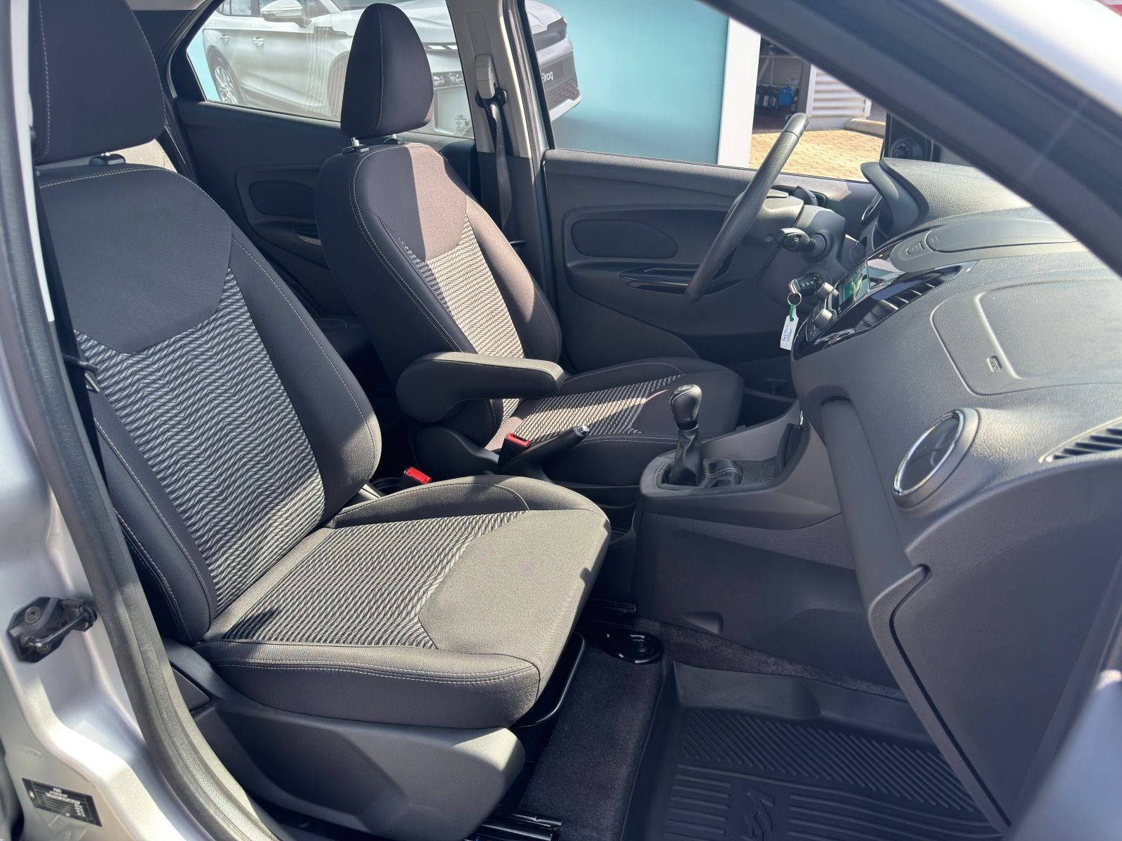 Fahrzeugabbildung Ford Ka+ 1.2 86PS 5-Gang*BehFro*SHZ*PDC*Allwetter